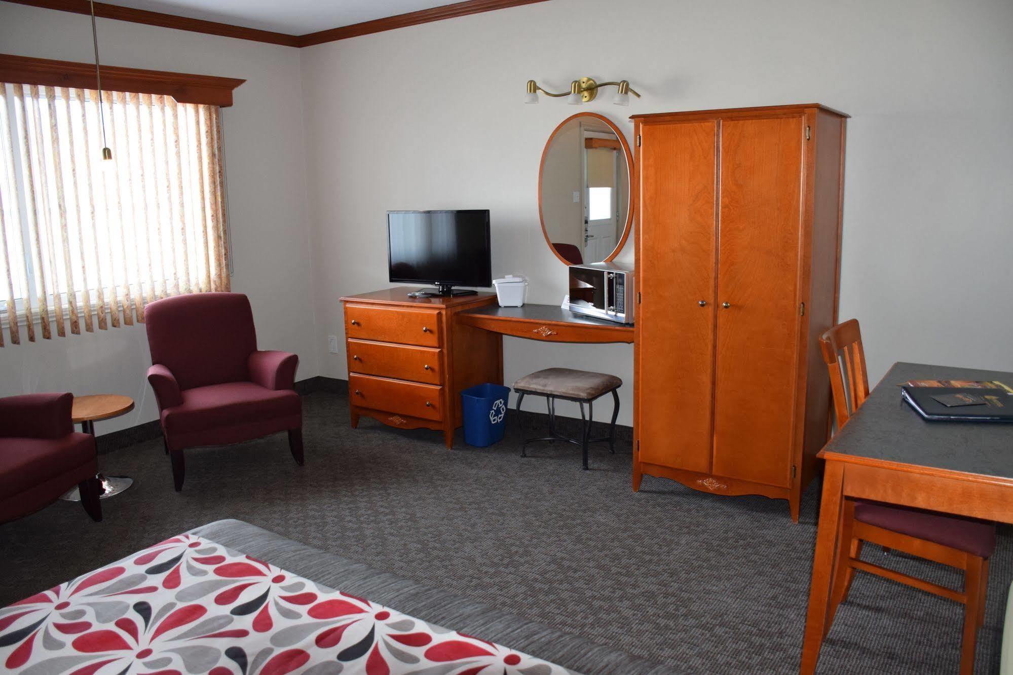 Hotel Plante Gaspe Exterior photo