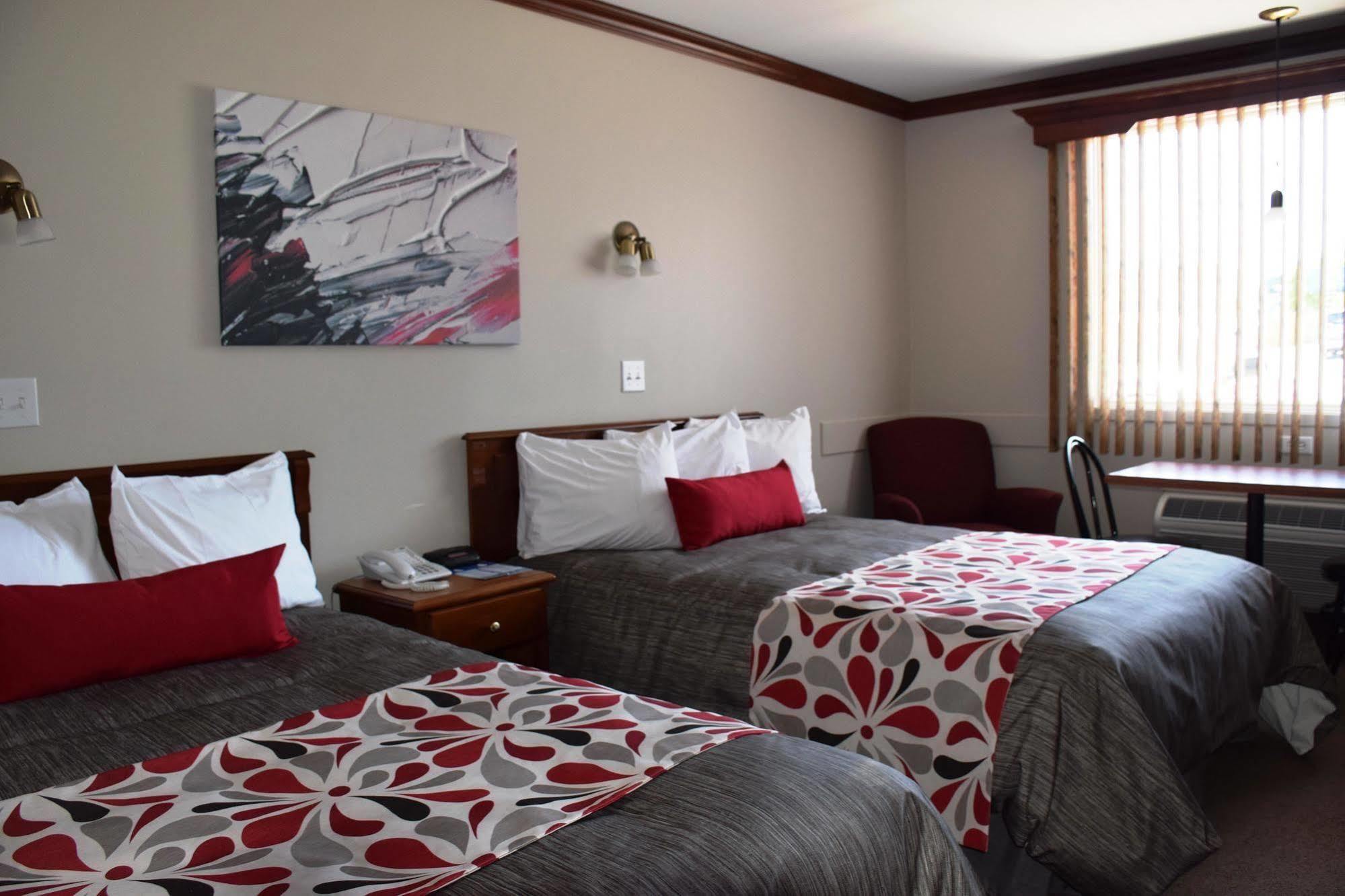 Hotel Plante Gaspe Exterior photo