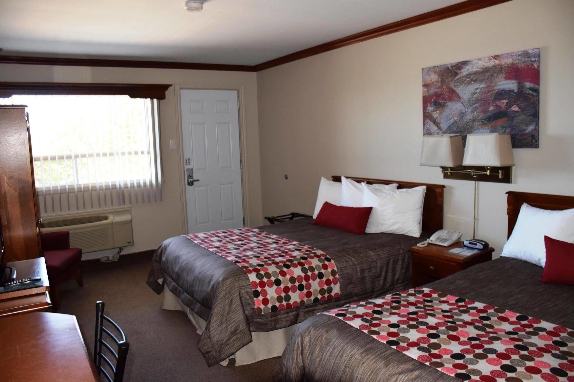Hotel Plante Gaspe Exterior photo